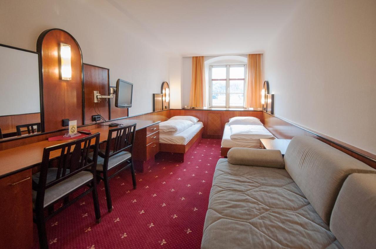 Hotel Gasthof Sonne อาชาค อัน แดร์ โดเนา ภายนอก รูปภาพ