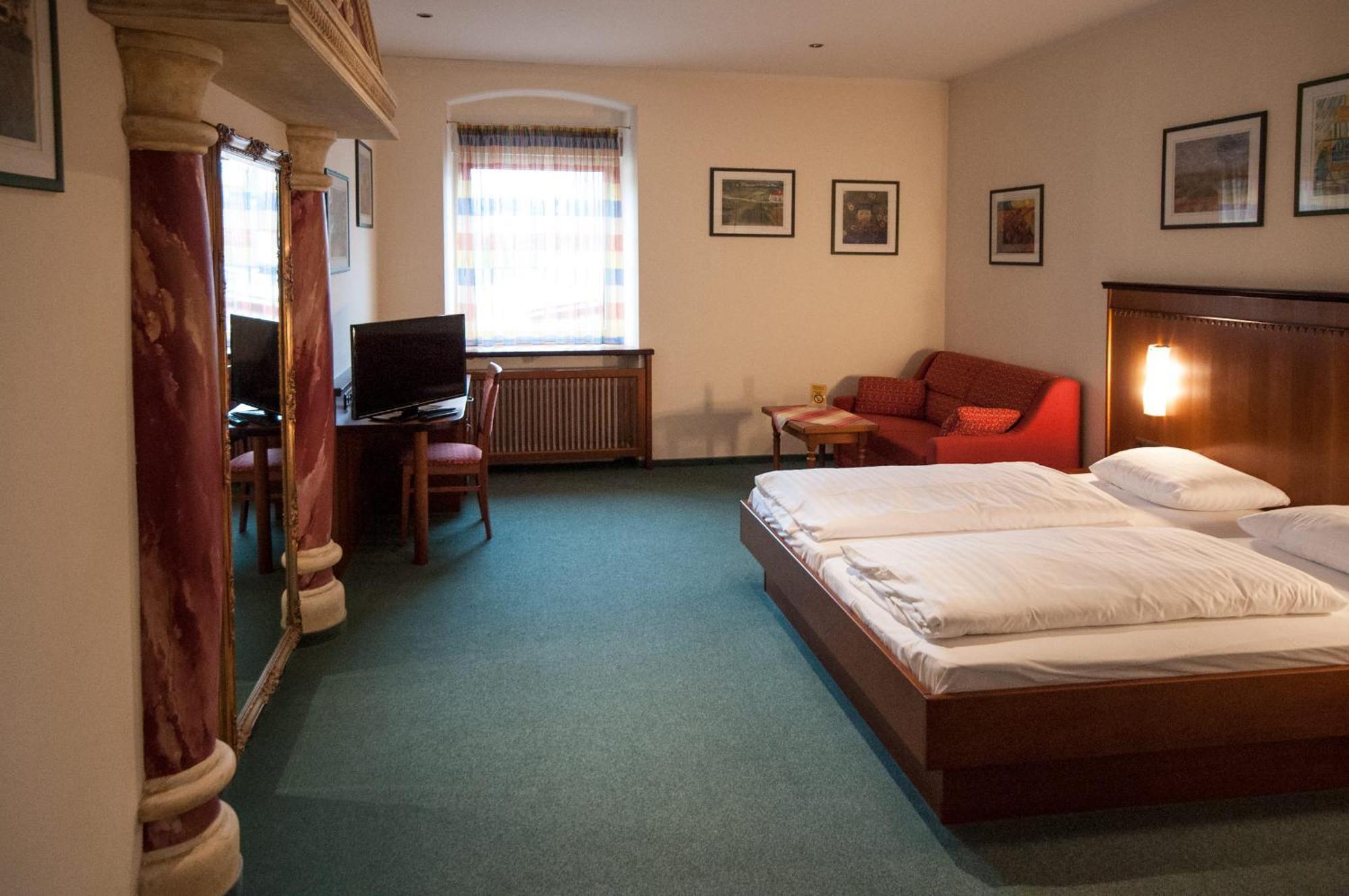 Hotel Gasthof Sonne อาชาค อัน แดร์ โดเนา ภายนอก รูปภาพ