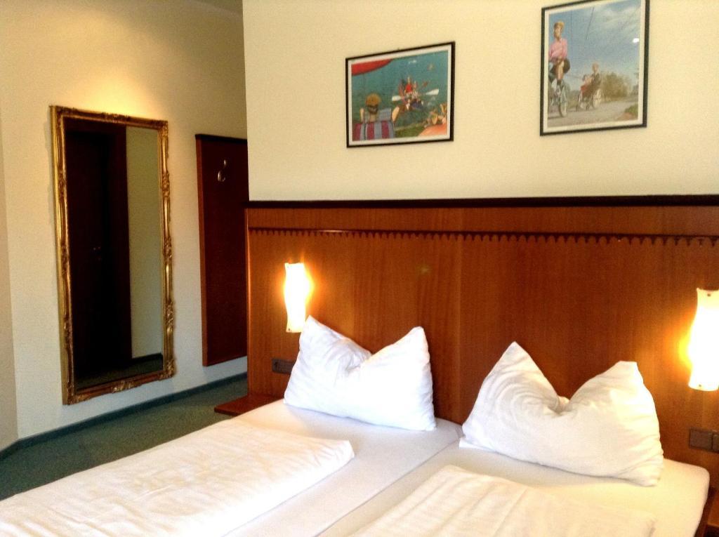 Hotel Gasthof Sonne อาชาค อัน แดร์ โดเนา ภายนอก รูปภาพ