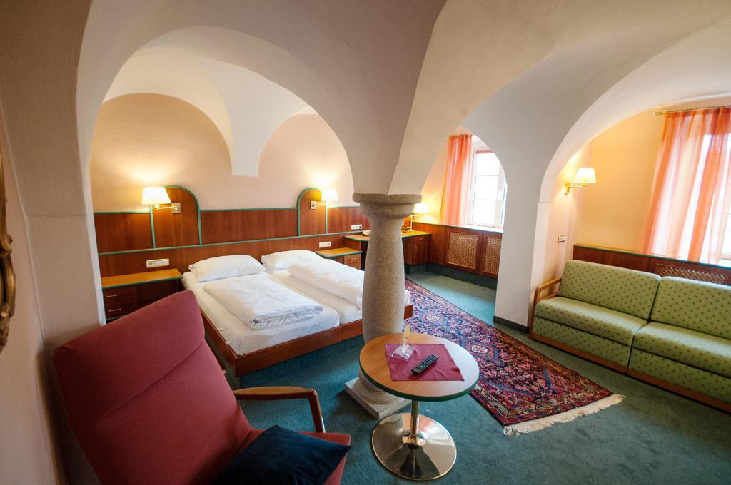 Hotel Gasthof Sonne อาชาค อัน แดร์ โดเนา ภายนอก รูปภาพ