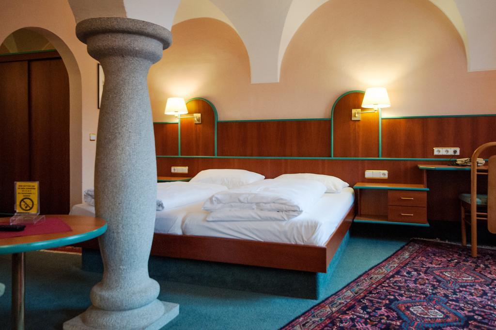 Hotel Gasthof Sonne อาชาค อัน แดร์ โดเนา ภายนอก รูปภาพ