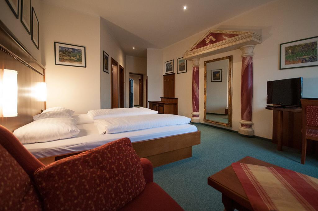 Hotel Gasthof Sonne อาชาค อัน แดร์ โดเนา ภายนอก รูปภาพ