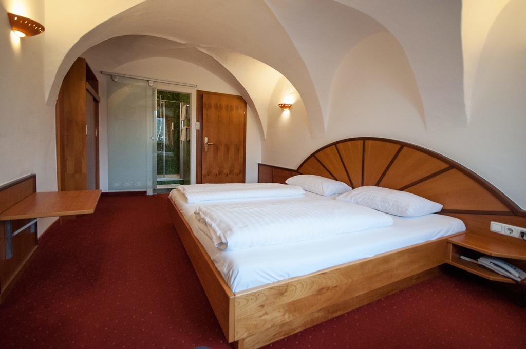 Hotel Gasthof Sonne อาชาค อัน แดร์ โดเนา ภายนอก รูปภาพ
