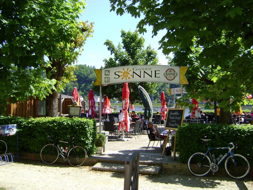 Hotel Gasthof Sonne อาชาค อัน แดร์ โดเนา ภายนอก รูปภาพ